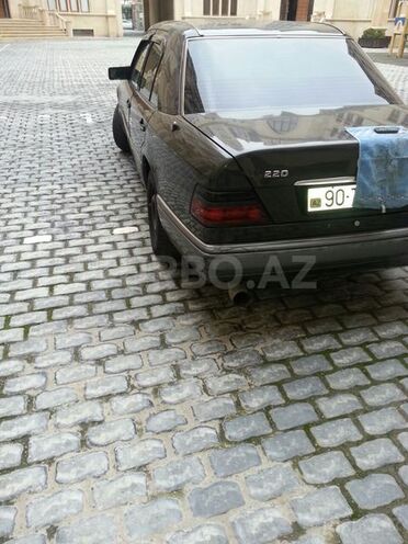Mercedes E 220 1994, 310,000 km - 0.2 l - Bakı