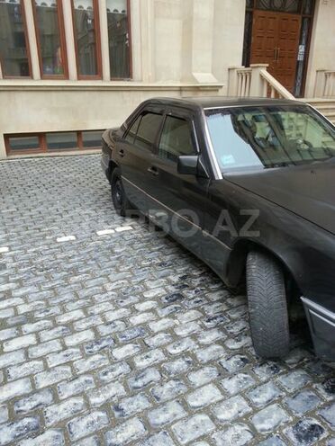 Mercedes E 220 1994, 310,000 km - 0.2 l - Bakı