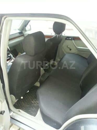 Mercedes E 220 1994, 310,000 km - 0.2 l - Bakı