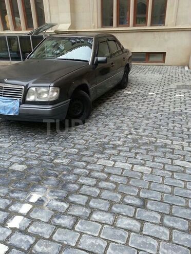 Mercedes E 220 1994, 310,000 km - 0.2 l - Bakı