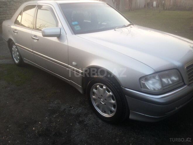 Mercedes B 200 1998, 347,000 km - 0.2 l - Zaqatala