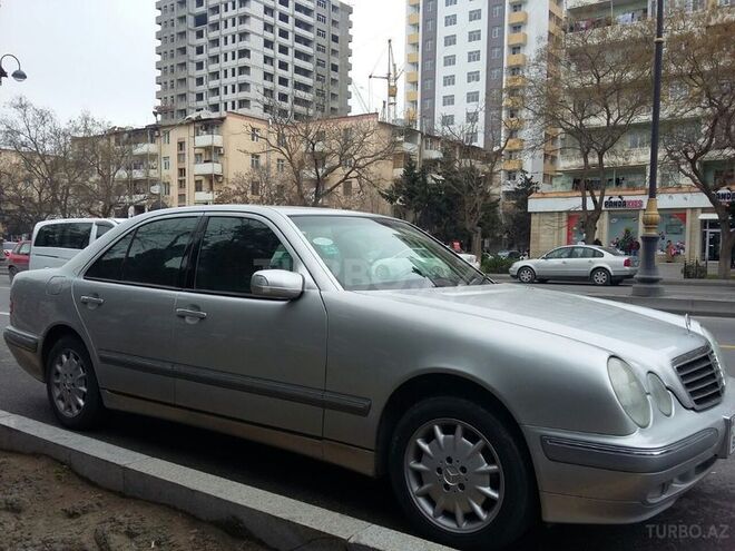 Mercedes E 240 2001, 116,000 km - 2.6 l - Bakı