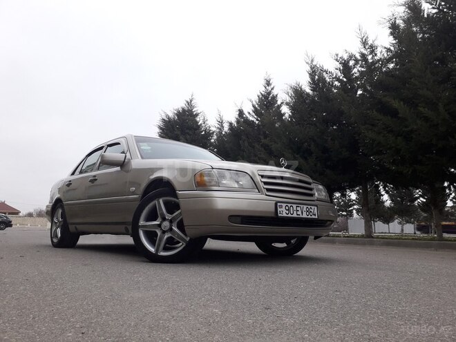 Mercedes C 220 1995, 289,000 km - 2.2 l - Sumqayıt