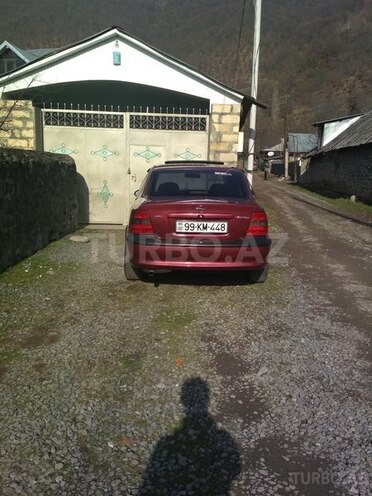 Opel Vectra 1996, 40,000 km - 1.8 л - Qax