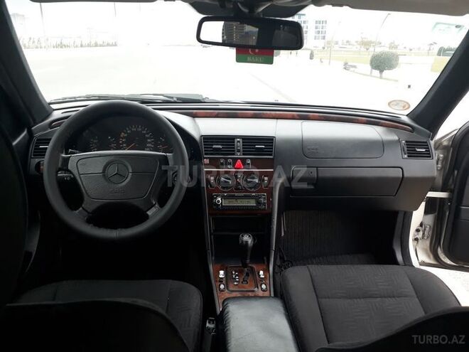 Mercedes C 220 2000, 230,000 km - 2.2 l - Bakı
