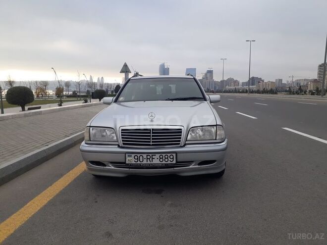 Mercedes C 220 2000, 230,000 km - 2.2 l - Bakı