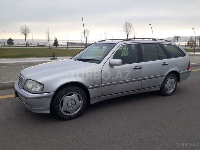 Mercedes C 220 2000, 230,000 km - 2.2 l - Bakı