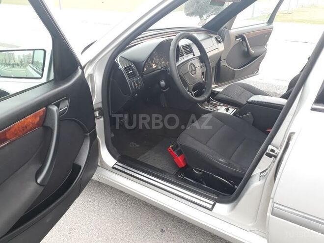 Mercedes C 220 2000, 230,000 km - 2.2 l - Bakı