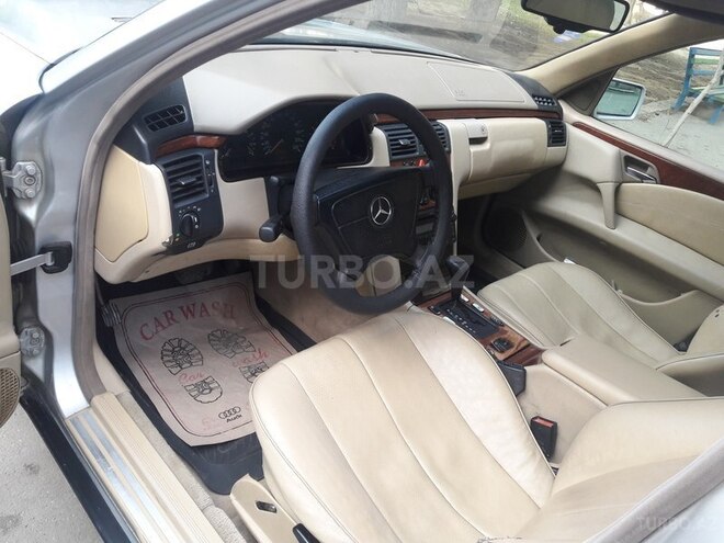 Mercedes E 220 1998, 32,000 km - 2.2 l - Bakı