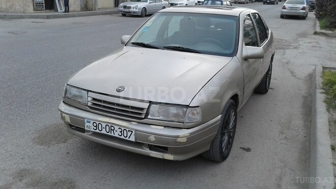 Opel Vectra 1990, 230,000 km - 2.0 л - Bakı