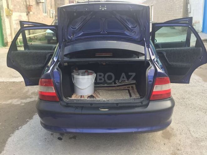 Opel Vectra 1997, 225,000 km - 1.8 л - Bakı