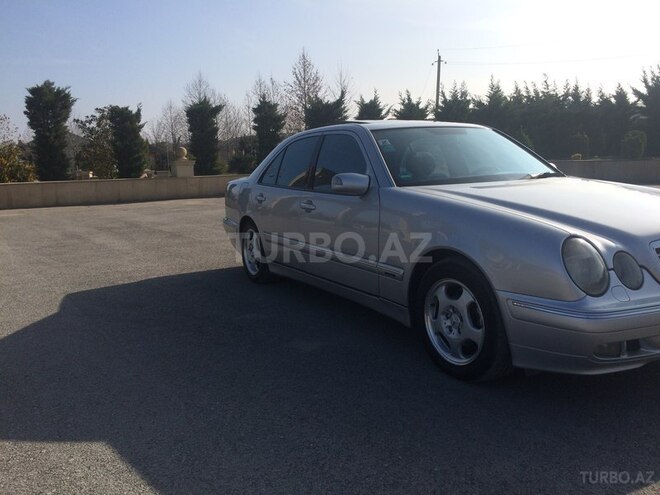 Mercedes E 220 2000, 337,000 km - 2.2 л - Bərdə