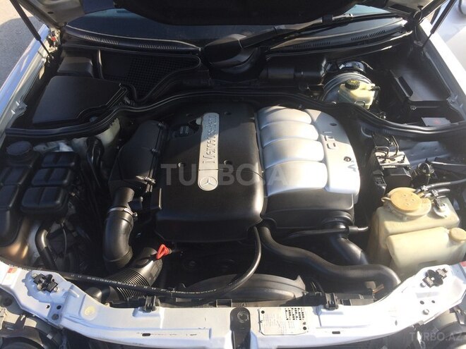 Mercedes E 220 2000, 337,000 km - 2.2 л - Bərdə