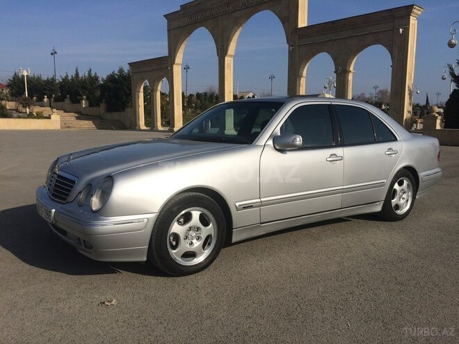 Mercedes E 220 2000, 337,000 km - 2.2 л - Bərdə