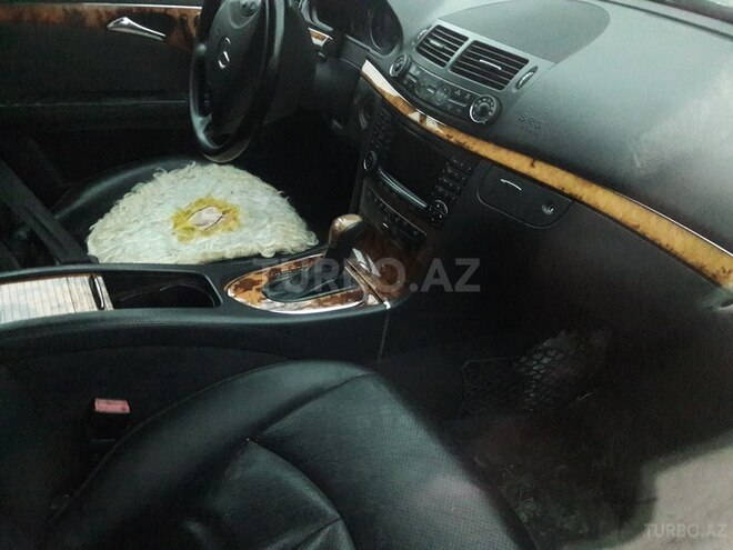 Mercedes E 220 2005, 257,900 km - 2.2 l - Bakı