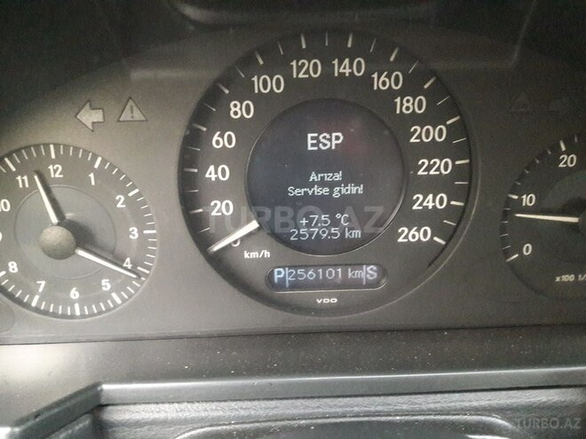 Mercedes E 220 2005, 257,900 km - 2.2 l - Bakı