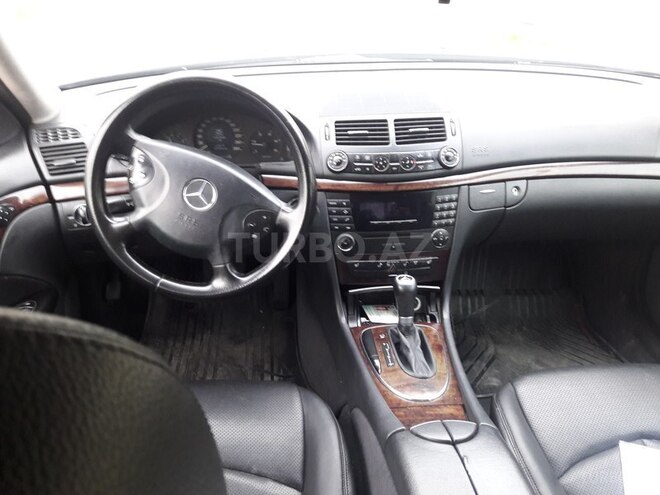 Mercedes E 220 2005, 257,900 km - 2.2 l - Bakı