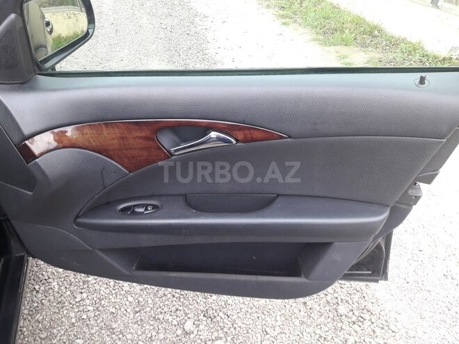 Mercedes E 220 2005, 257,900 km - 2.2 l - Bakı