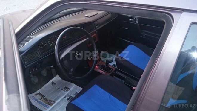 Mercedes 190 1993, 423,000 km - 2.0 l - Şamaxı