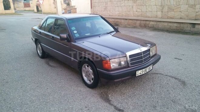 Mercedes 190 1993, 423,000 km - 2.0 l - Şamaxı