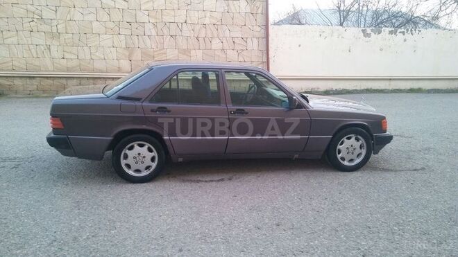 Mercedes 190 1993, 423,450 km - 2.0 l - Qobustan