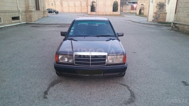 Mercedes 190 1993, 423,450 km - 2.0 l - Qobustan