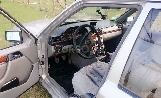 Mercedes E 200 1994, 384,000 km - 2.0 l - Kürdəmir
