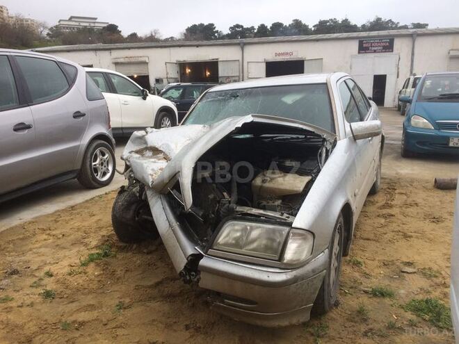 Mercedes C 180 1999, 190,000 km - 1.8 л - Bakı