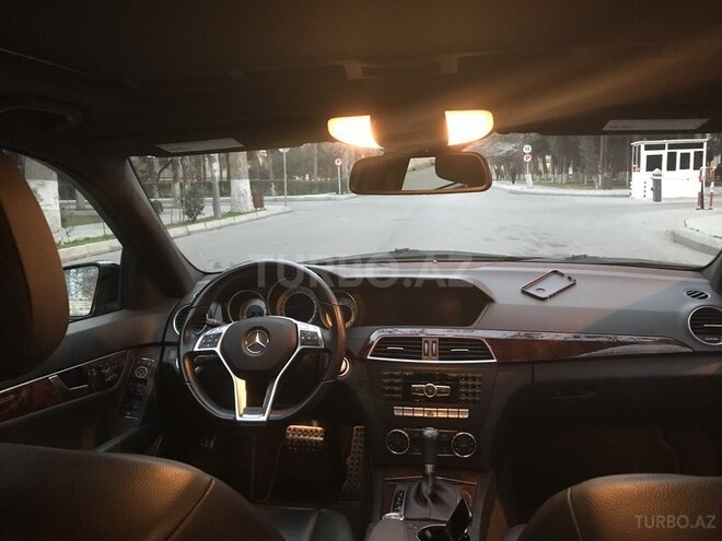 Mercedes C 300 2013, 101,000 km - 3.0 l - Bakı