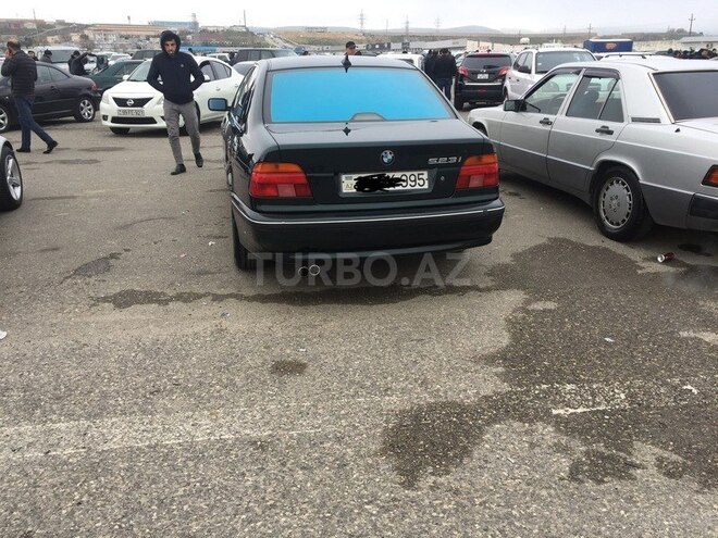 BMW 523 1998, 160,000 km - 2.5 л - Bakı
