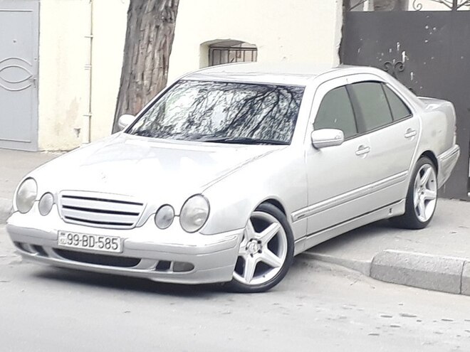Mercedes E 220 2001, 298,974 km - 2.2 l - Bakı