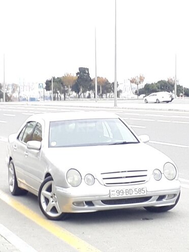 Mercedes E 220 2001, 298,974 km - 2.2 l - Bakı