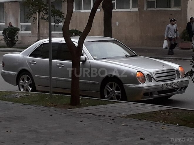 Mercedes E 220 2001, 298,974 km - 2.2 l - Bakı