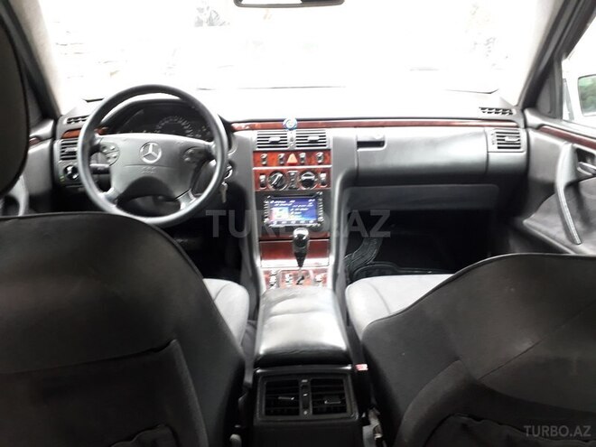 Mercedes E 220 2001, 298,974 km - 2.2 l - Bakı