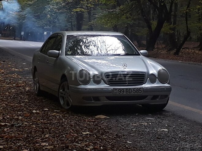 Mercedes E 220 2001, 298,974 km - 2.2 l - Bakı