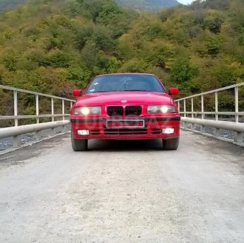 BMW 320 1992, 40,000 km - 2.0 l - Zaqatala