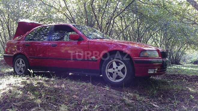 BMW 320 1992, 40,000 km - 2.0 l - Zaqatala