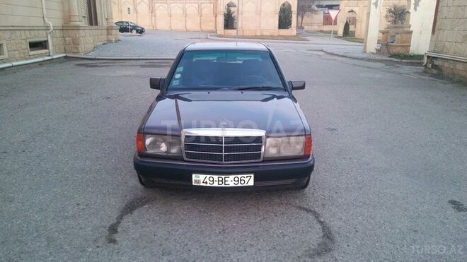 Mercedes 190 1993, 419,500 km - 2.0 l - Qobustan