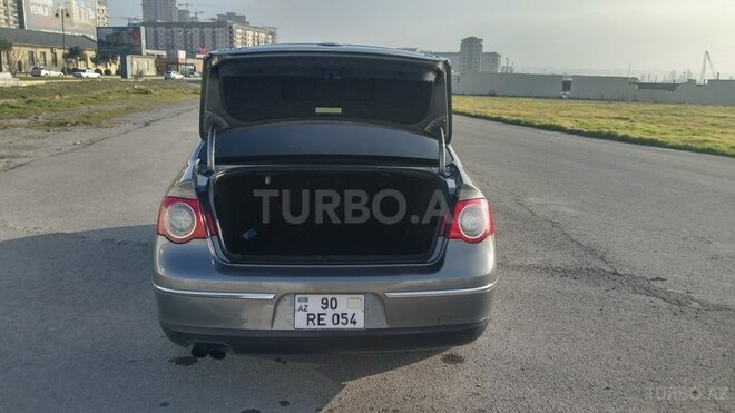Volkswagen Passat 2005, 240,000 km - 2.0 l - Bakı