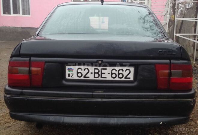 Opel Vectra 1995, 260,000 km - 2.0 l - Zaqatala