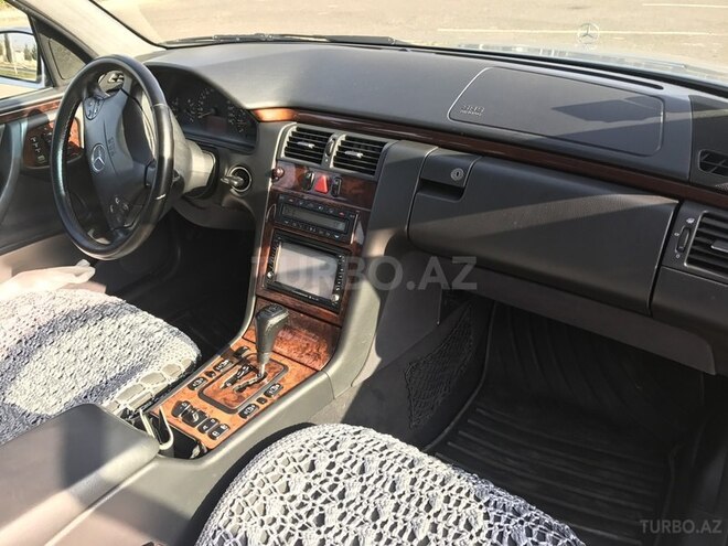 Mercedes E 240 1999, 222,000 km - 2.6 l - Mingəçevir