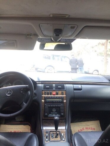 Mercedes E 270 1999, 332,000 km - 2.7 l - Bakı