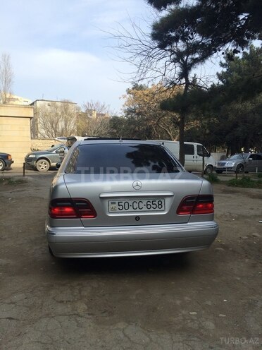 Mercedes E 270 1999, 332,000 km - 2.7 l - Bakı