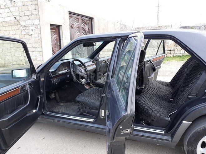 Mercedes E 230 1991, 300,000 km - 2.3 l - Bakı
