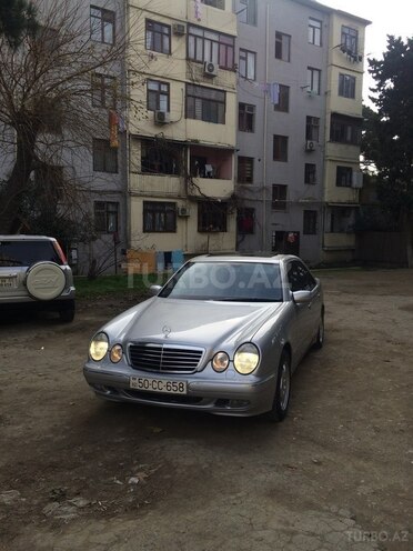 Mercedes E 270 1999, 332,000 km - 2.7 l - Bakı