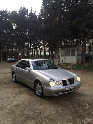 Mercedes E 270 1999, 332,000 km - 2.7 l - Bakı
