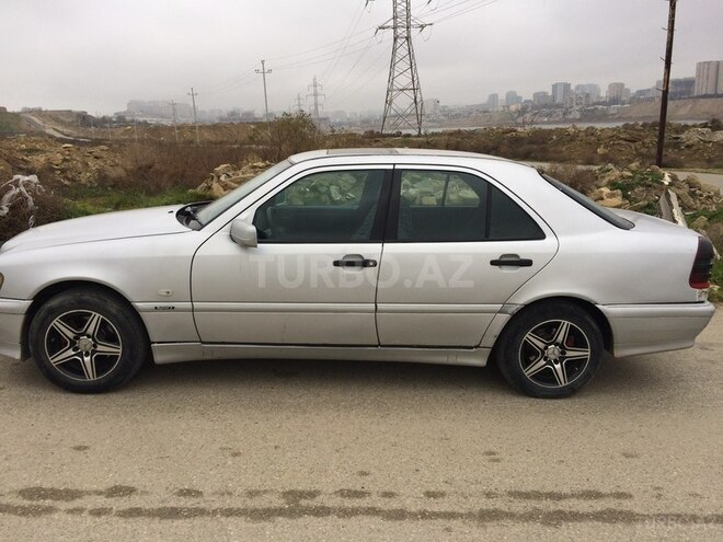 Mercedes C 220 1999, 263,981 km - 2.2 l - Bakı