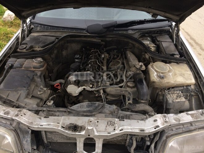 Mercedes C 220 1999, 263,981 km - 2.2 l - Bakı