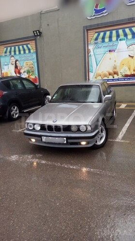 BMW 520 1988, 256,000 km - 2.0 l - Bakı