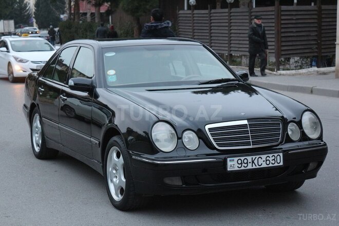 Mercedes E 320 2001, 265,000 km - 3.2 l - Bakı